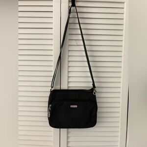 Baggallini Black Crossbody Bag with RFID Wristlet 10"W x 9" H x 1.5" D